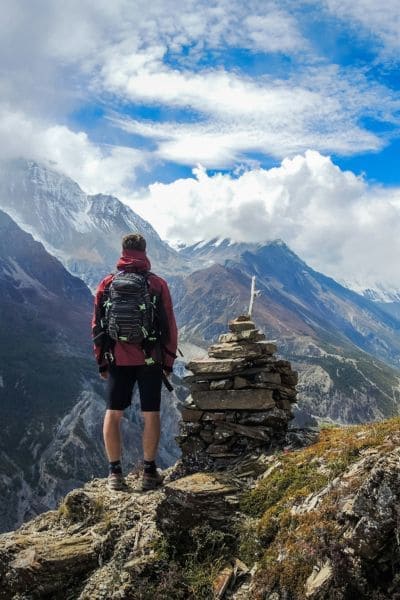 Viajero en la montaña